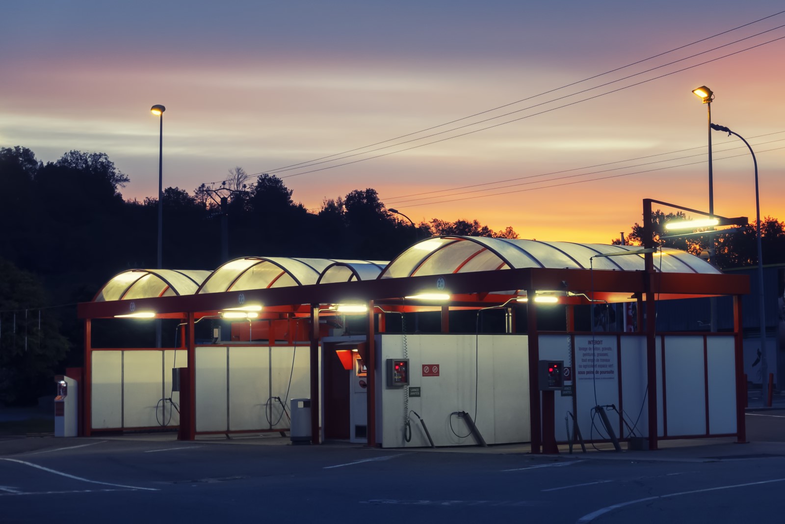 Проект освещения АЗС: требования к освещенности и пожарной безопасности